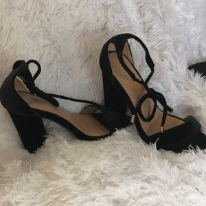 Blk suede hills 4 inch heels never worn